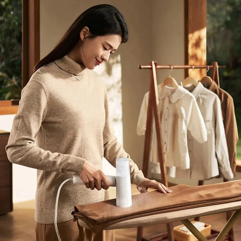 Portable Foldable Handheld Garment Steamer with 160mL Water Tank and Fast Heat Up for Clothes Ironing